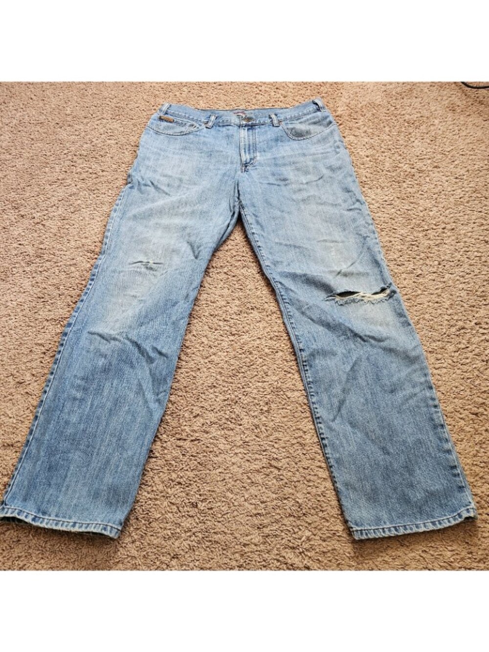 Eddie Bauer Jeans Mens Tag 38x34 Act 37x32 Classic Fit Straight Distressed Denim - Picture 2 of 8
